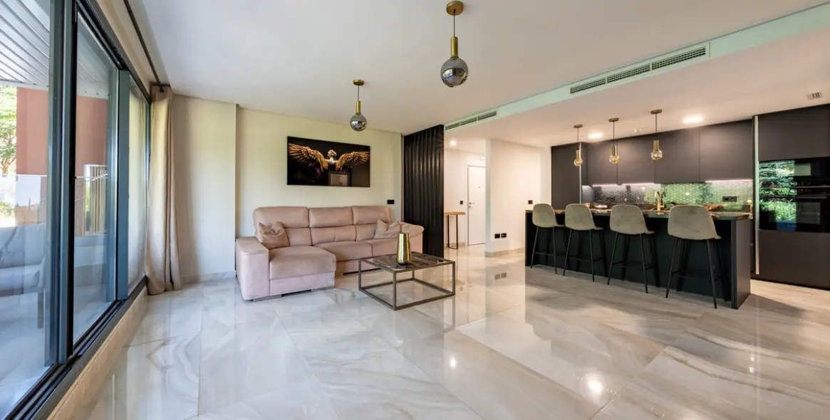 Sale of ground floor apartment in Benahavís 5