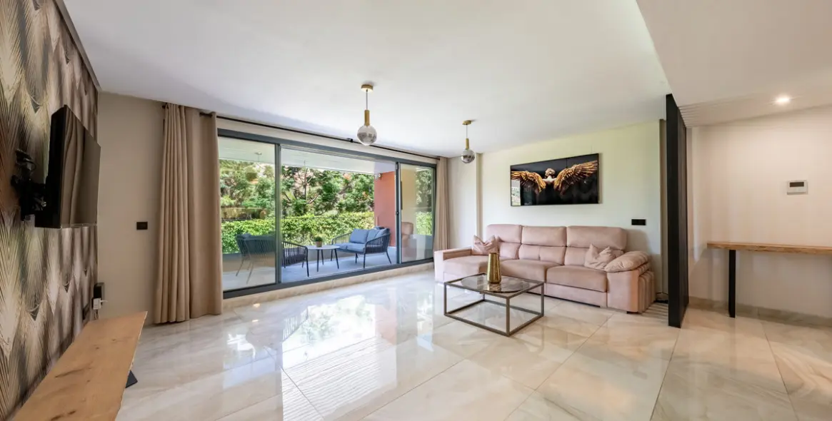 Sale of ground floor apartment in Benahavís 7