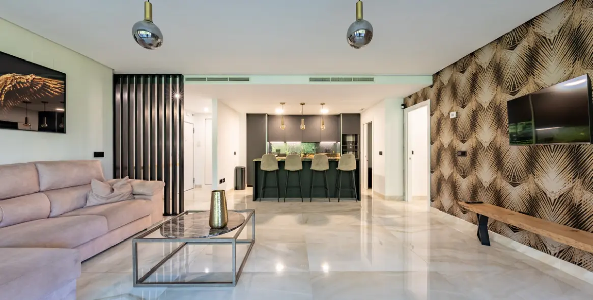 Sale of ground floor apartment in Benahavís 8