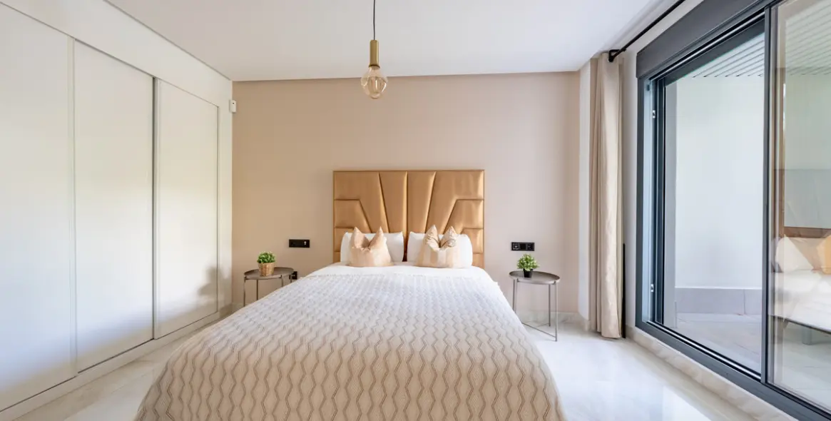 Sale of ground floor apartment in Benahavís 19