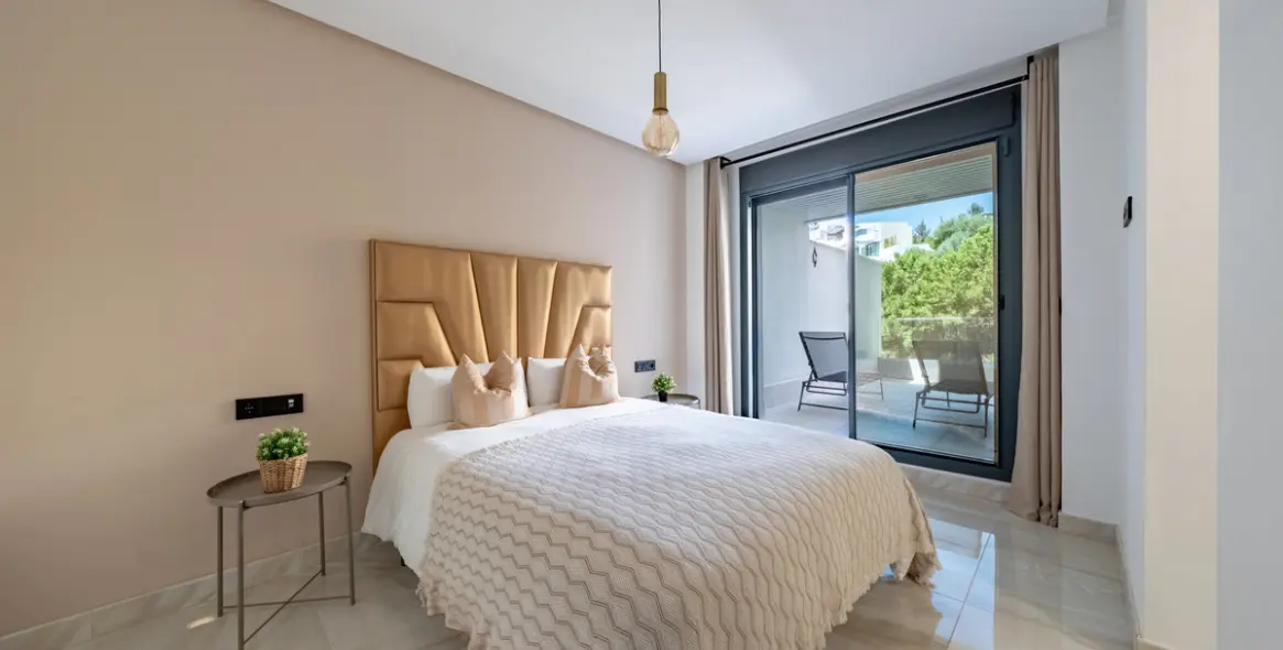 Sale of ground floor apartment in Benahavís 22