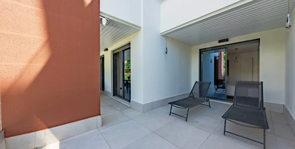 Sale of ground floor apartment in Benahavís 27