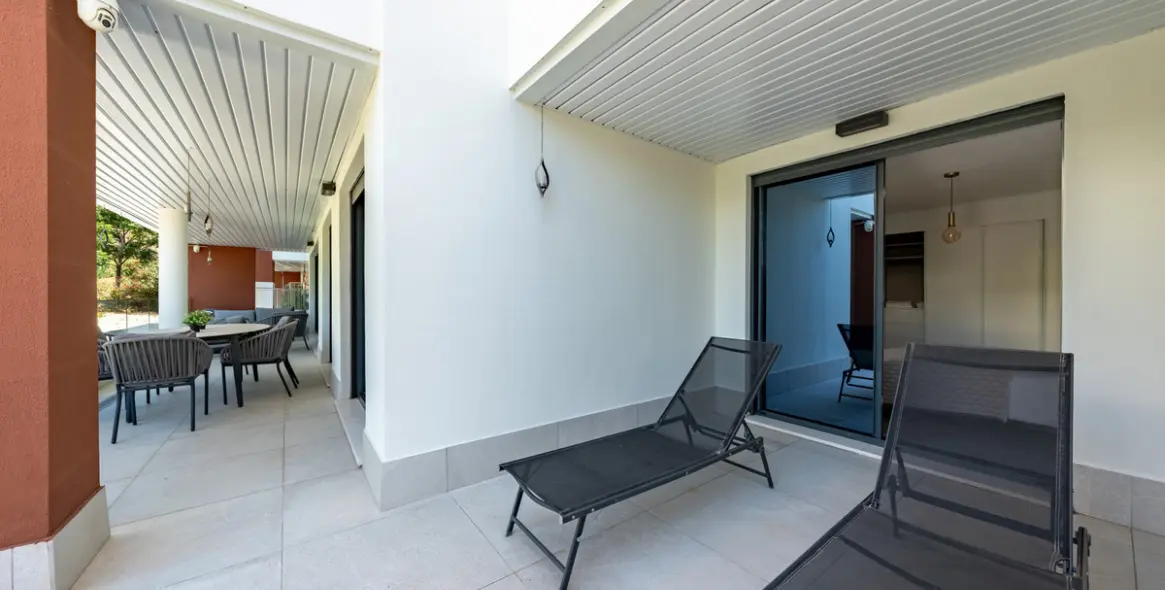 Sale of ground floor apartment in Benahavís 28