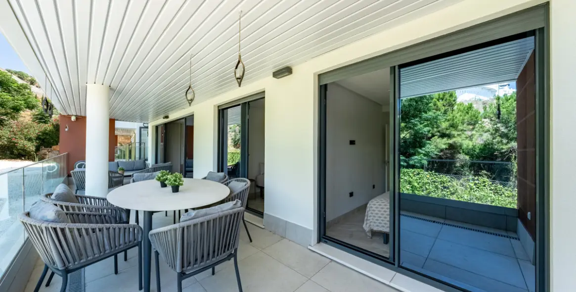 Sale of ground floor apartment in Benahavís 31