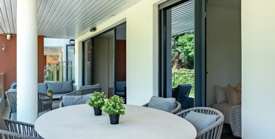 Sale of ground floor apartment in Benahavís 32