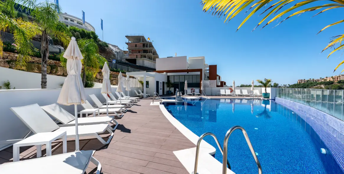 Sale of ground floor apartment in Benahavís 38