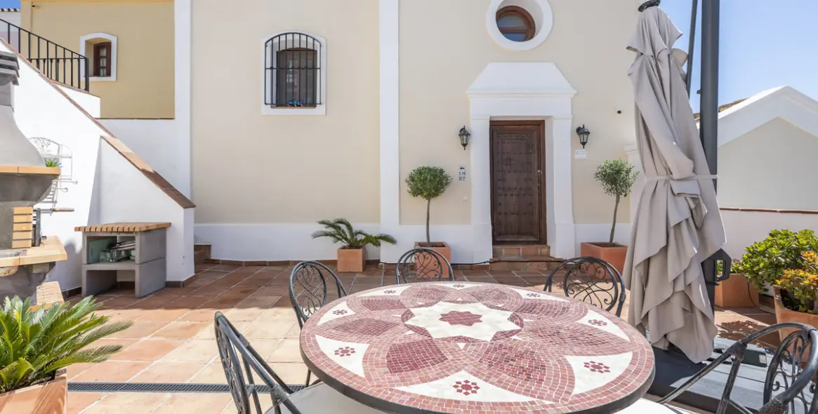 Sale of townhouse in Benahavís (district Benahavís) 2