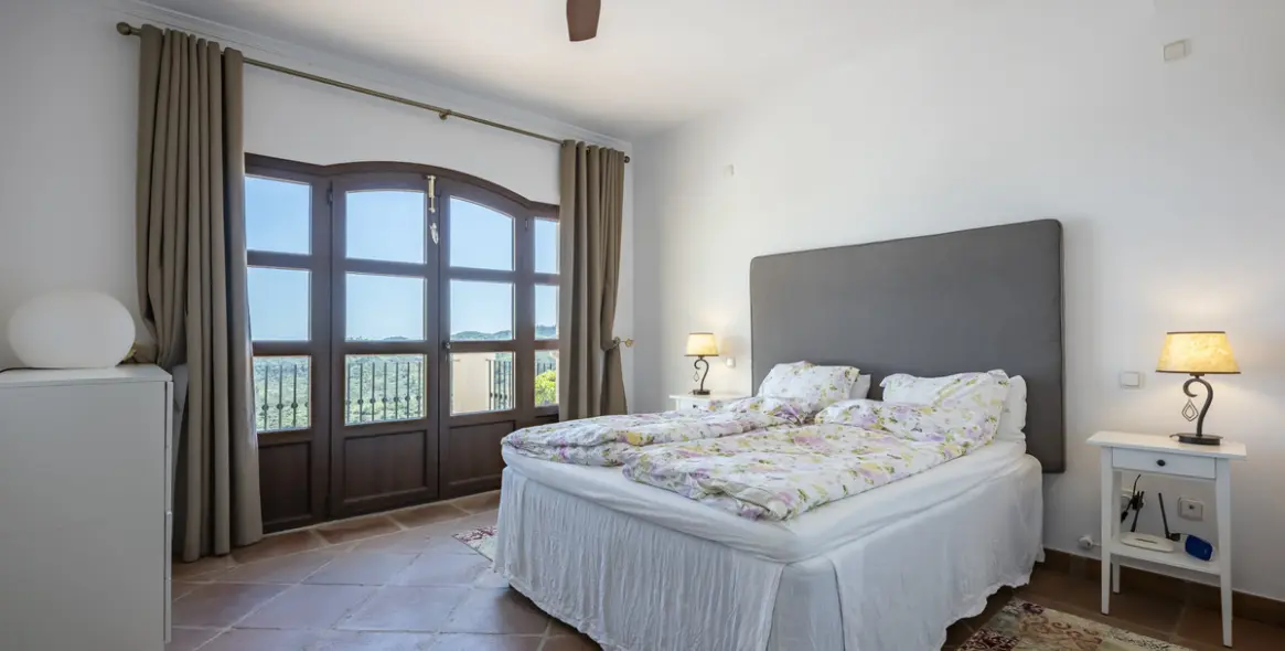 Продажа таунхауса в Benahavís 18