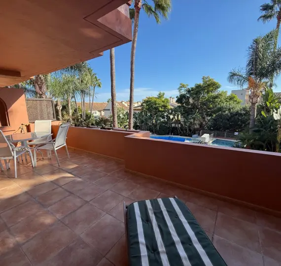 Апартаменты на среднем этаже R5214580