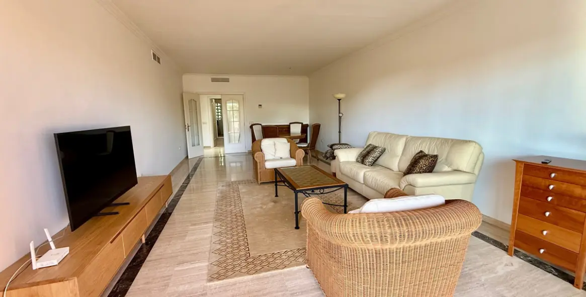 Долгосрочная аренда апартаментов на среднем этаже в Marbella (район Puerto Banús) 3