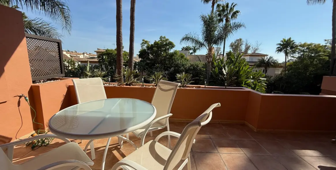 Долгосрочная аренда апартаментов на среднем этаже в Marbella (район Puerto Banús) 6