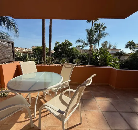 Апартаменты на среднем этаже R5214580