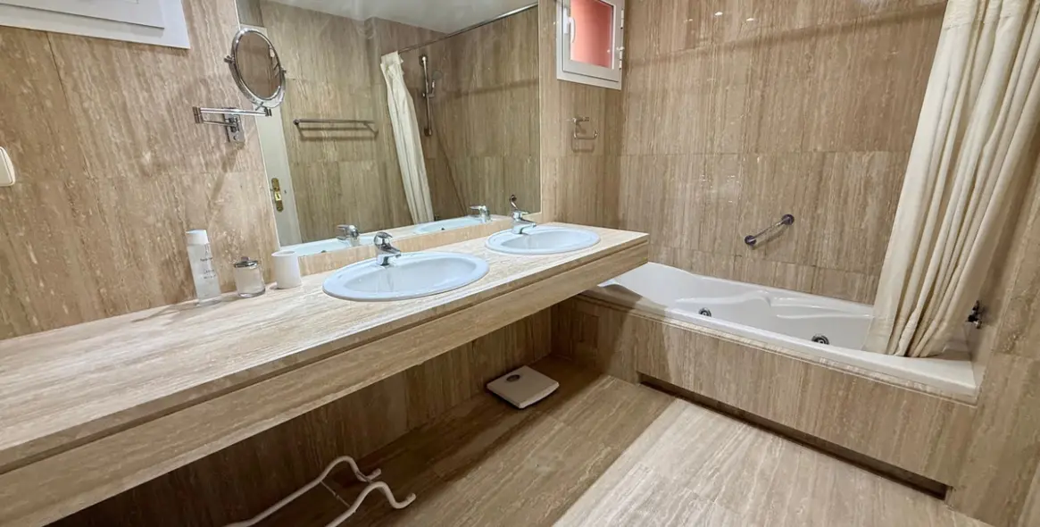 Долгосрочная аренда апартаментов на среднем этаже в Marbella (район Puerto Banús) 9