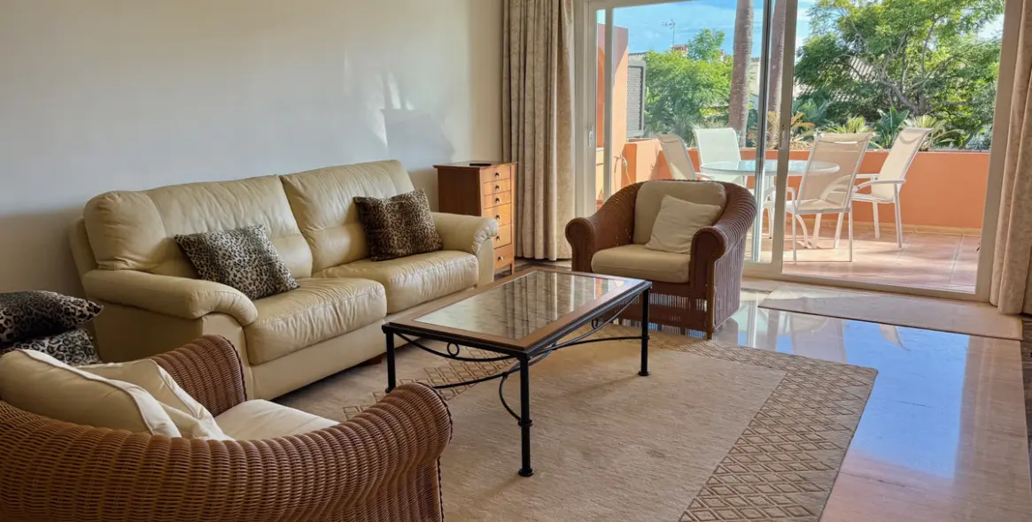 Short-term rent of middle floor apartment in Puerto Banús 15