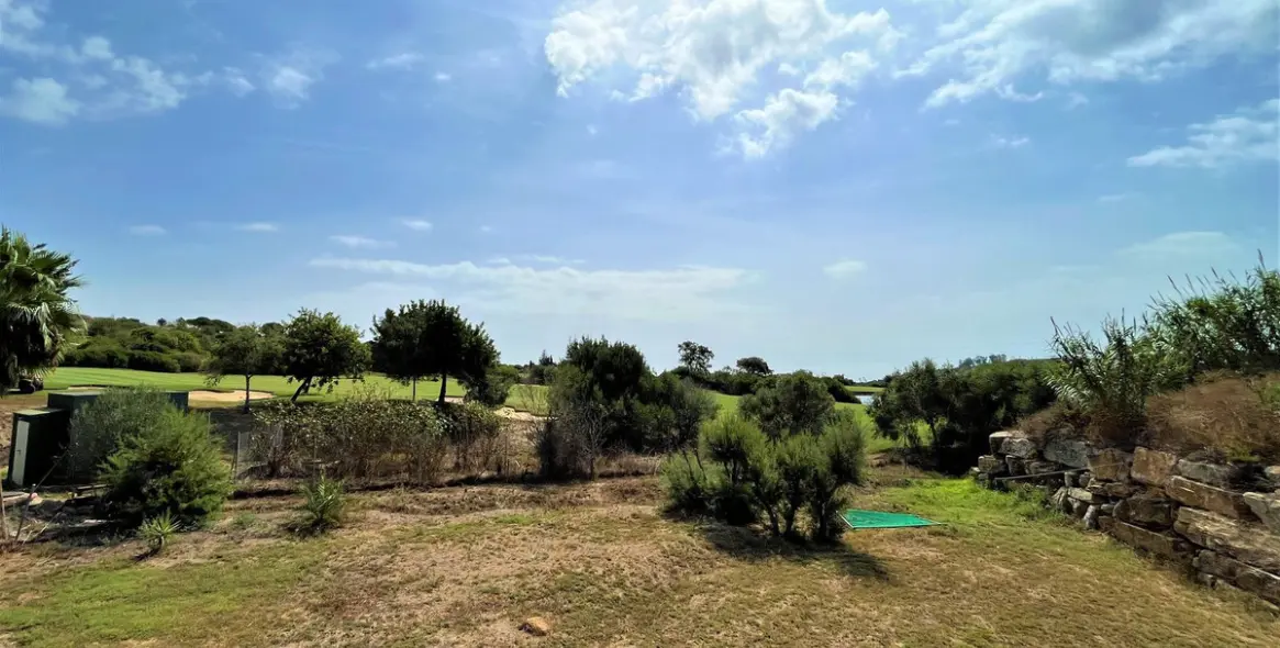 Sale of detached villa in Estepona 13