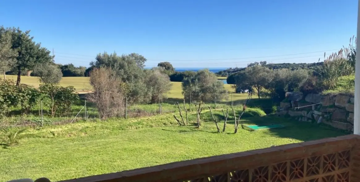Продажа  отдельно стоящей виллы в Estepona 4