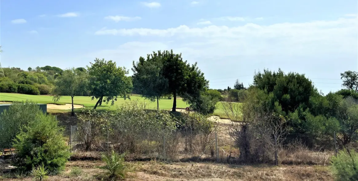 Продажа  отдельно стоящей виллы в Estepona 15