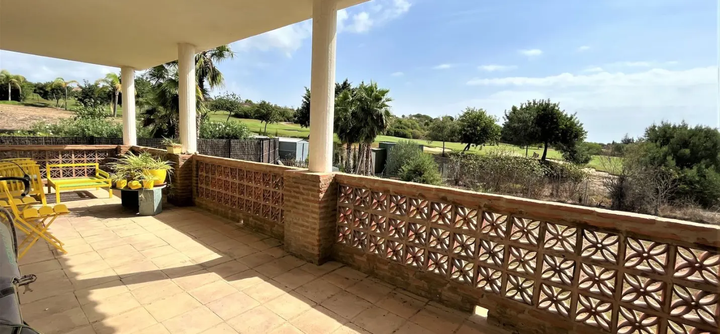 Venta de villa independiente en Estepona 2