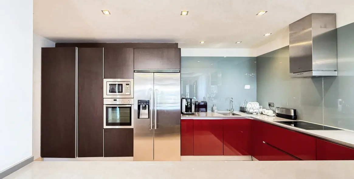 Sale of middle floor apartment in Benahavís 8