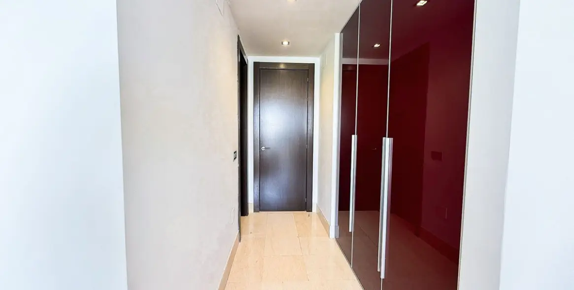 Sale of middle floor apartment in Benahavís 20