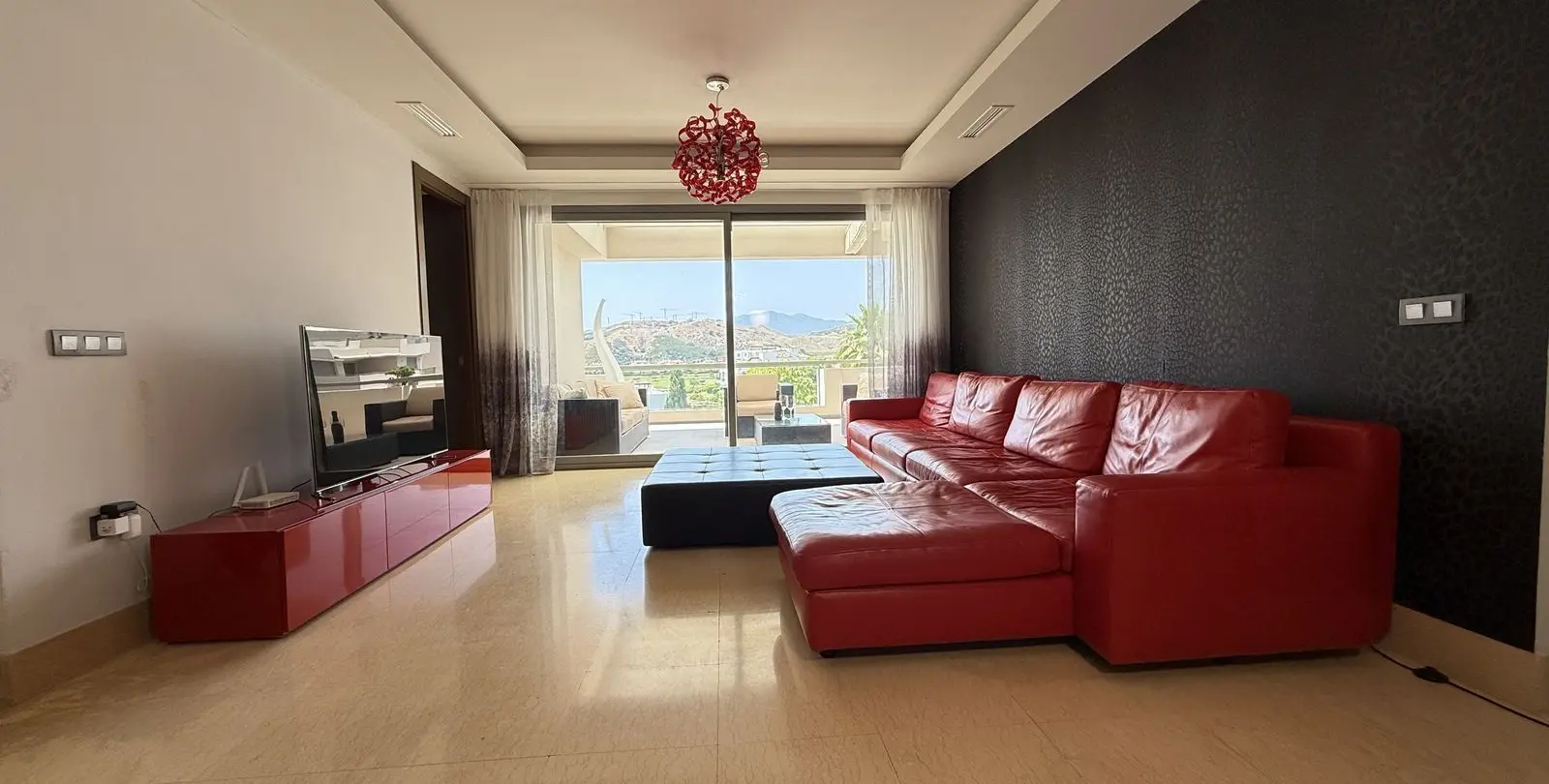 Sale of middle floor apartment in Benahavís 4