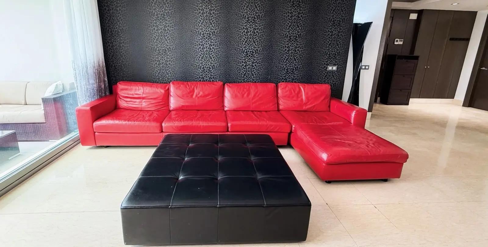 Sale of middle floor apartment in Benahavís 9