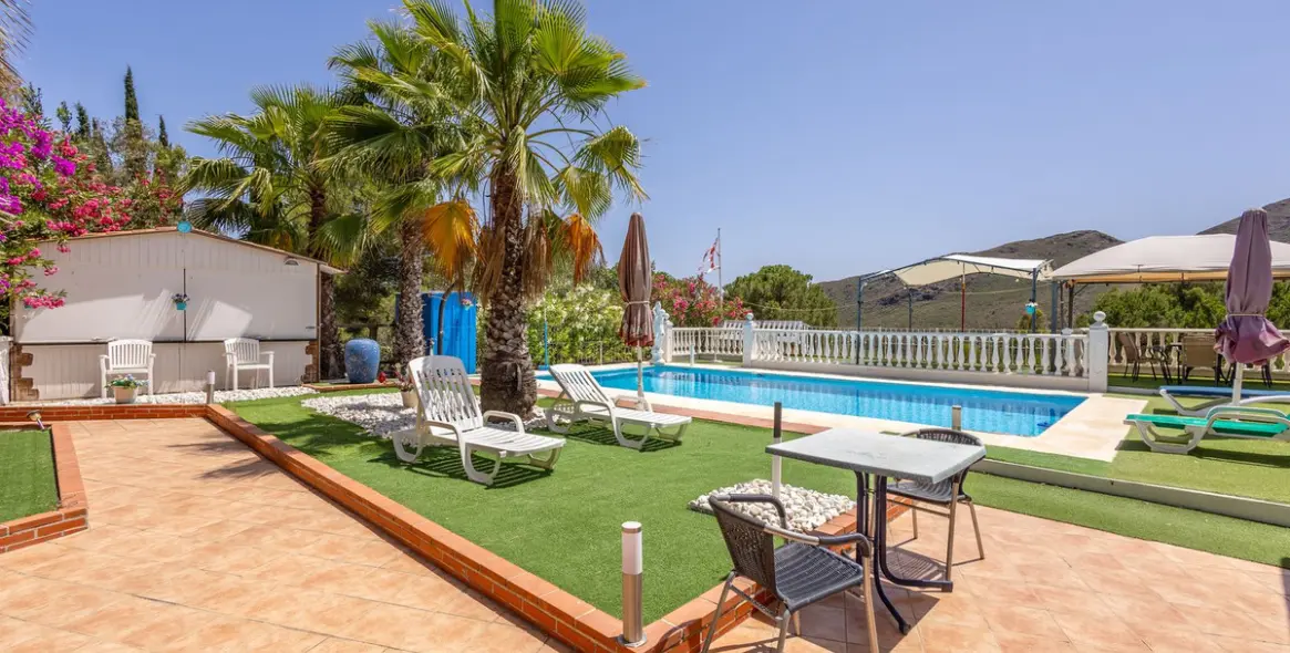 Sale of detached villa in Alhaurín el Grande 1