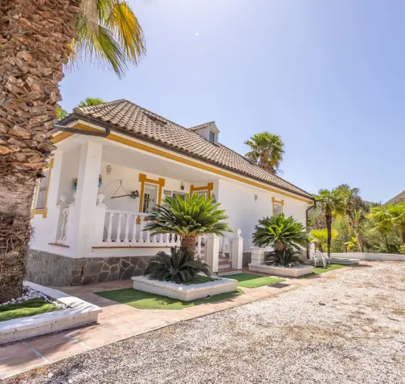 Sale of detached villa in Alhaurín el Grande