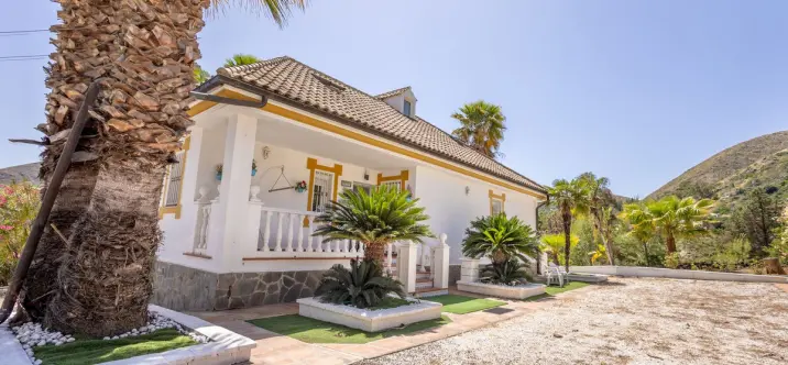 Sale of detached villa in Alhaurín el Grande 3