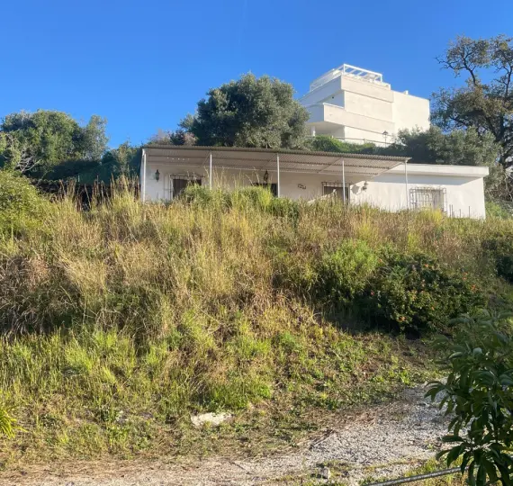 Venta de finca - cortijo en Guadalmansa