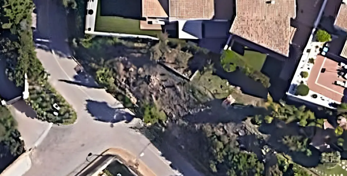 Sale of residential plot in Benahavís 8