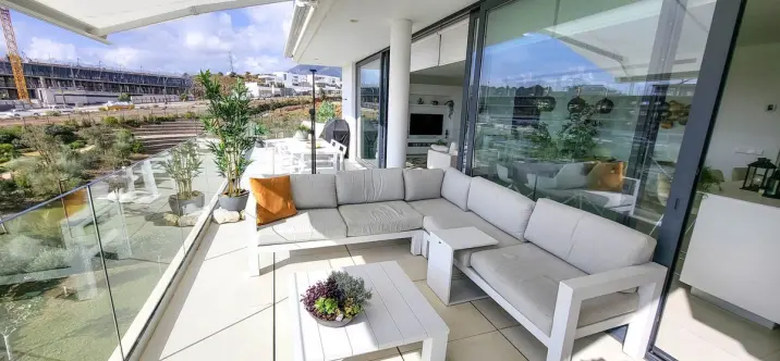 Sale of middle floor apartment in Fuengirola 3