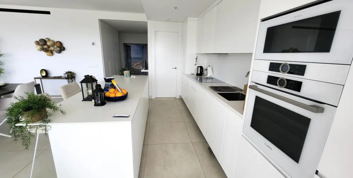 Sale of middle floor apartment in Fuengirola 6