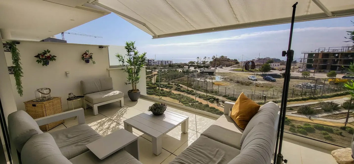Venta de apartamento en planta media en Fuengirola 0