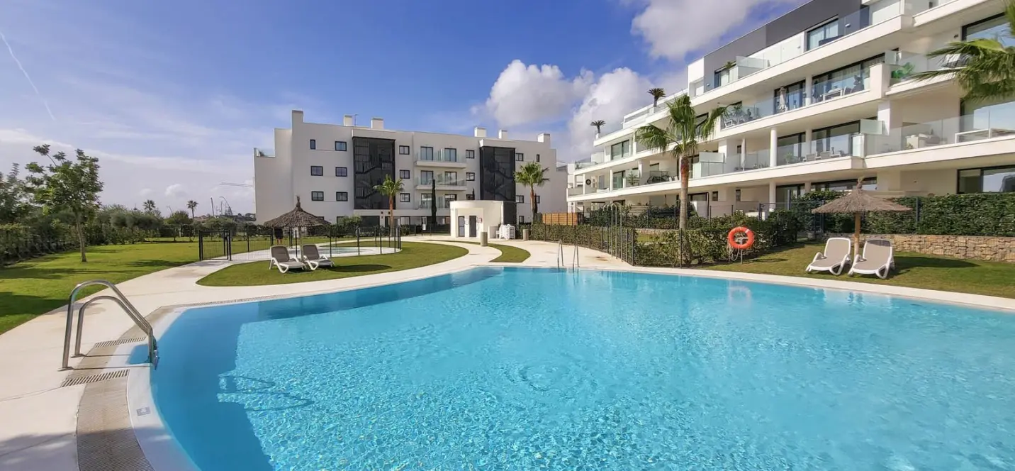 Venta de apartamento en planta media en Fuengirola 1