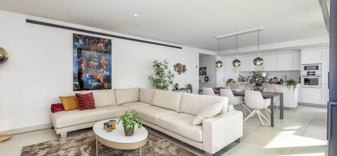 Venta de apartamento en planta media en Fuengirola 2