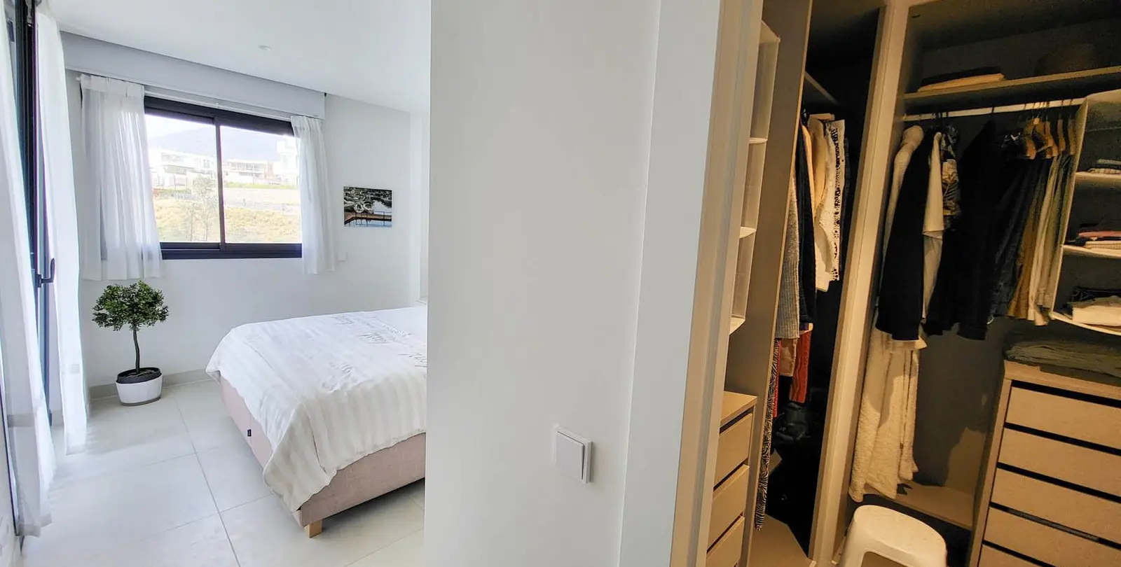 Sale of middle floor apartment in Fuengirola 12