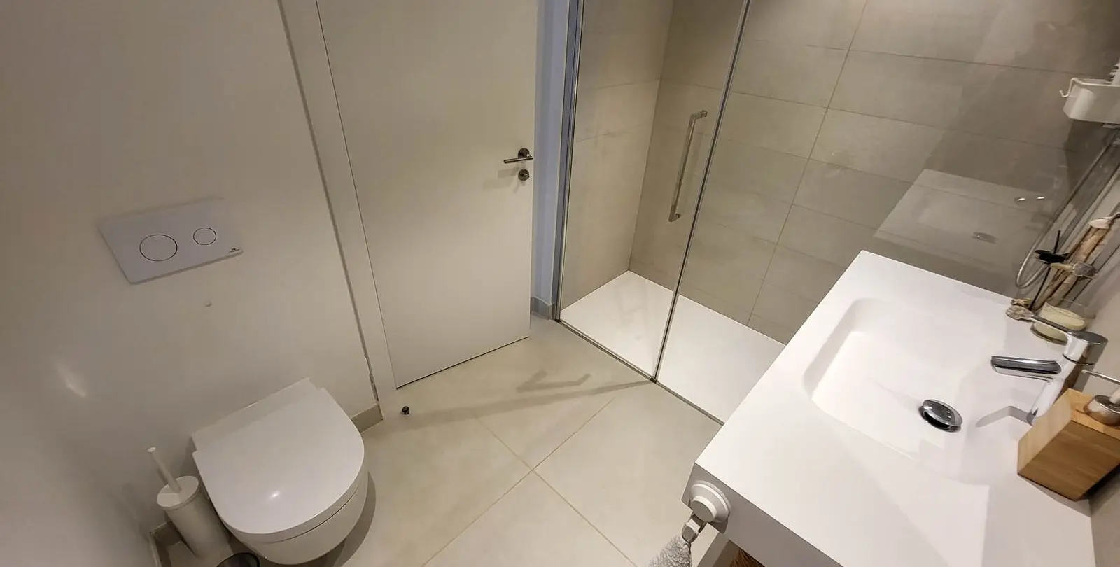 Sale of middle floor apartment in Fuengirola 17
