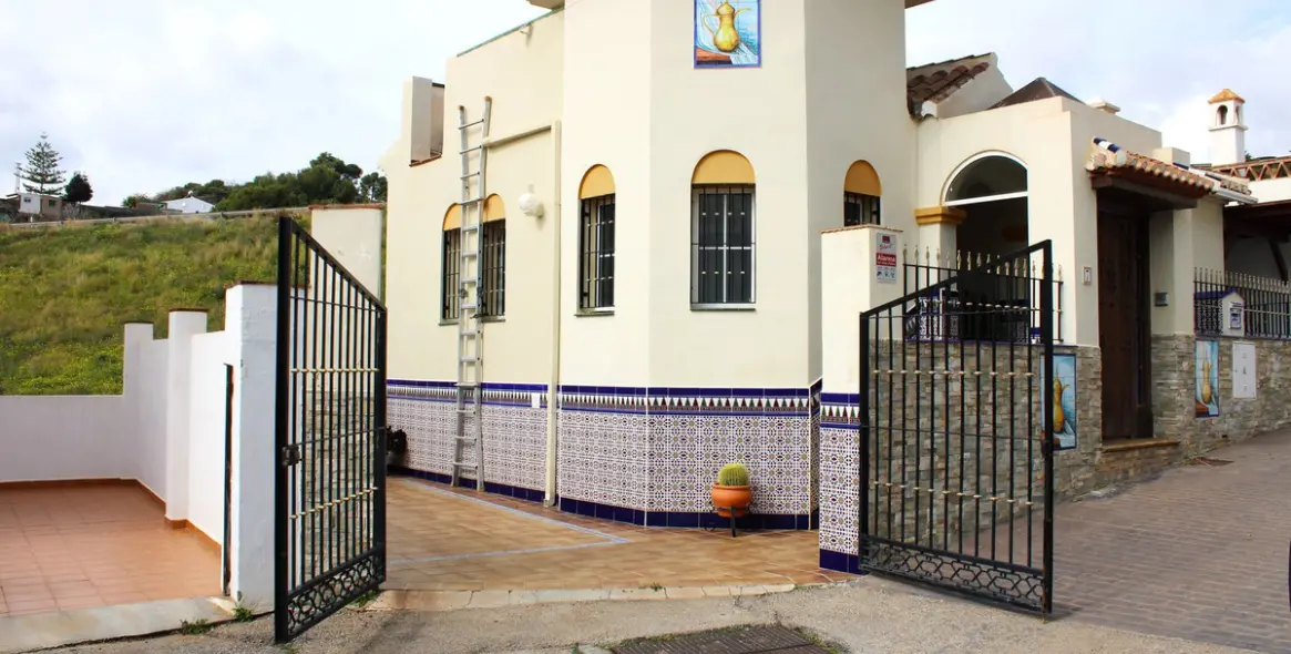 Sale of detached villa in Nerja 2