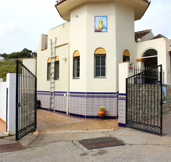 Sale of detached villa in Nerja