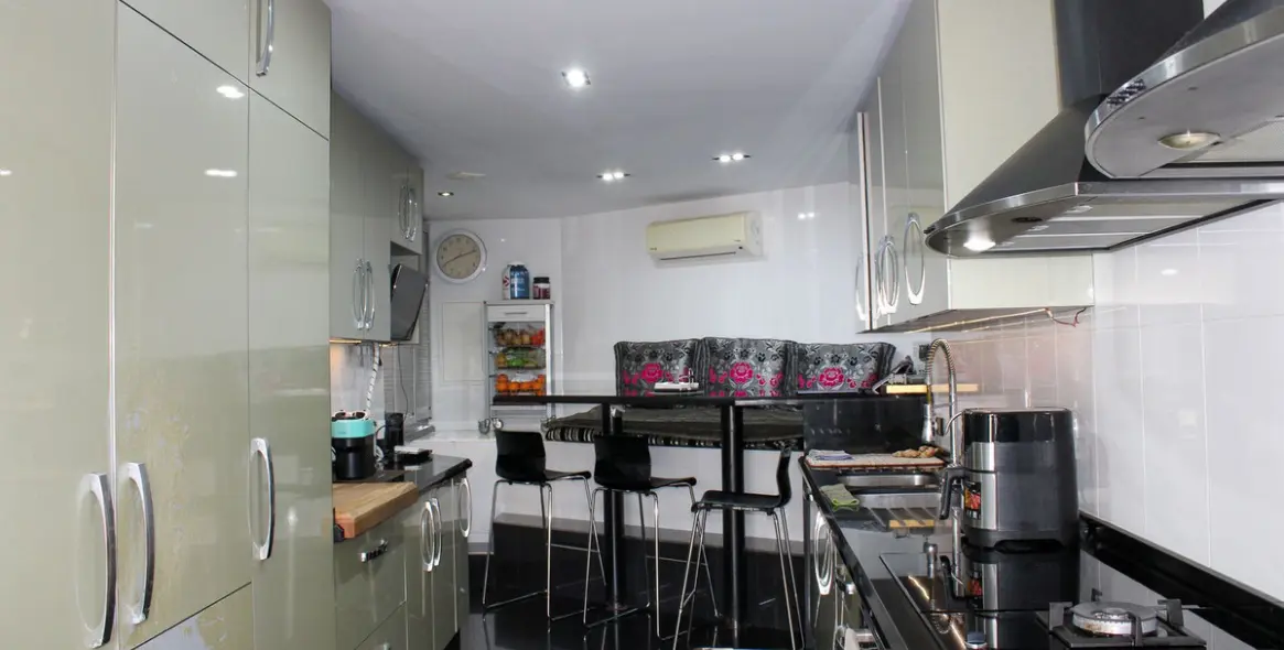 Sale of detached villa in Nerja 34