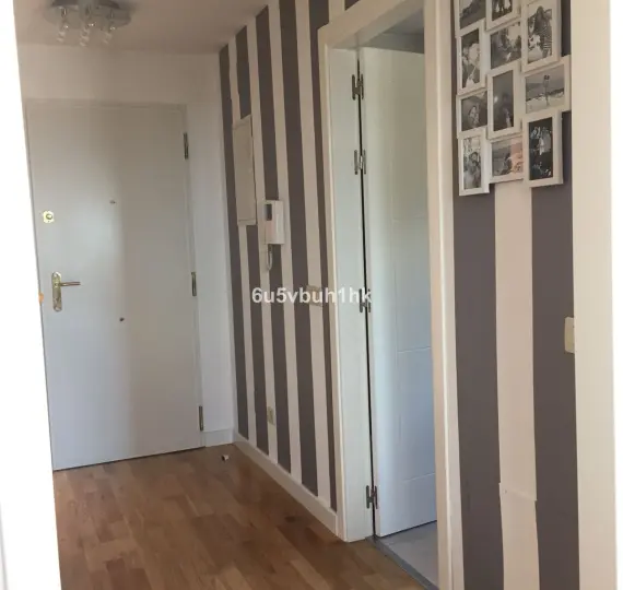 Detached villa R5007526