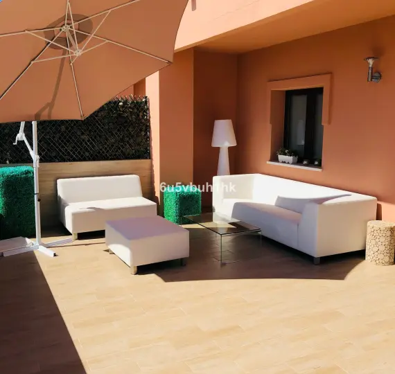 Detached villa R5007526