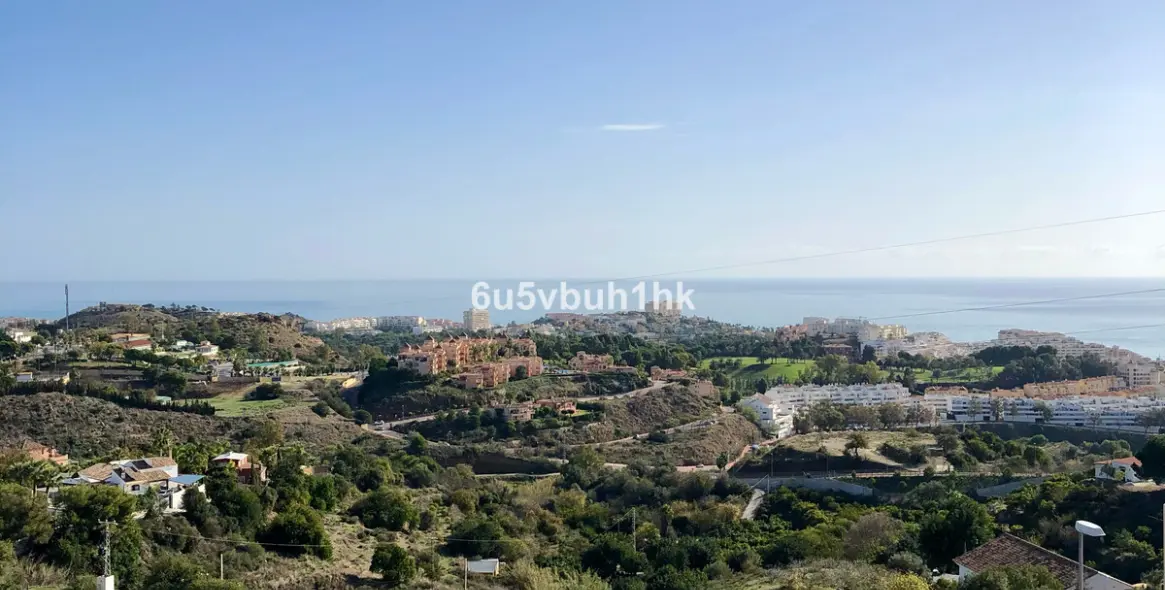 Продажа  отдельно стоящей виллы в Benalmadena Pueblo 24