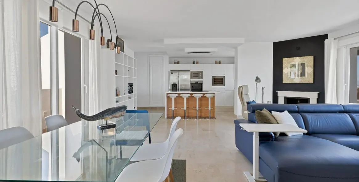 Sale of penthouse in Calahonda 9