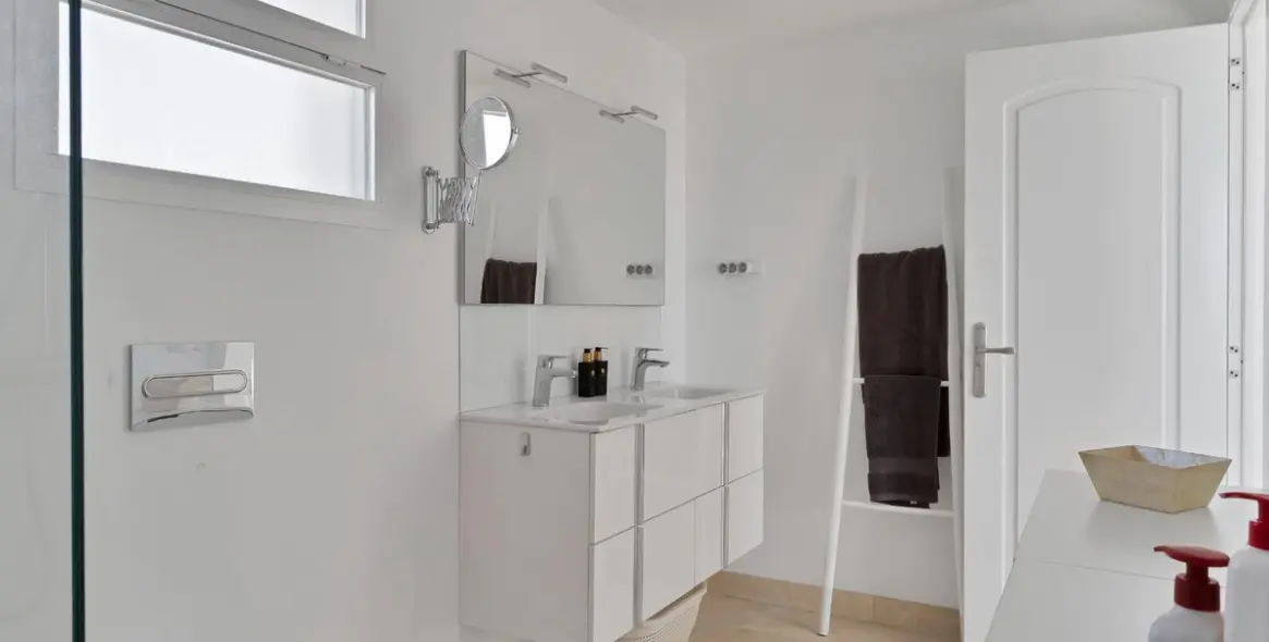 Sale of penthouse in Calahonda 23