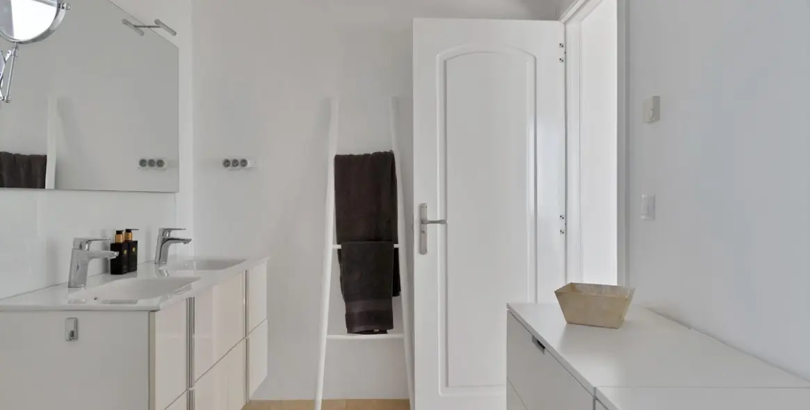 Sale of penthouse in Calahonda 24