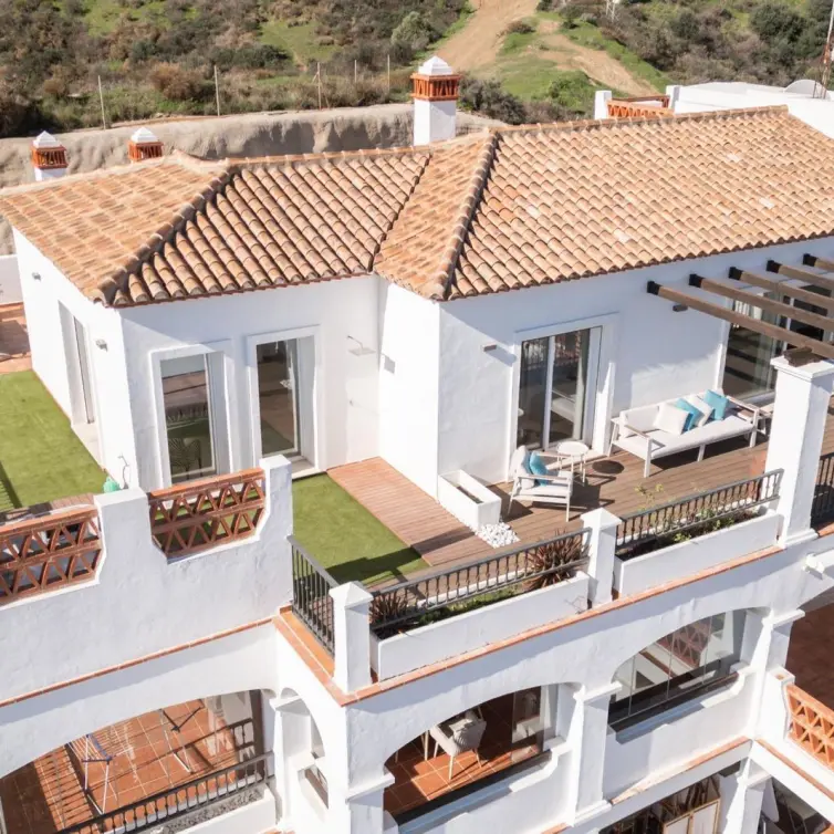 Sale of penthouse in Calahonda