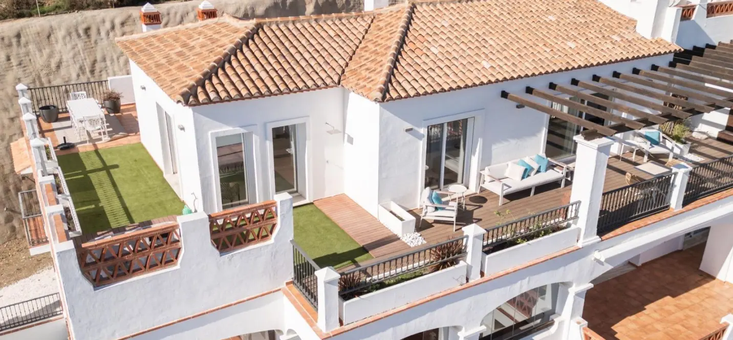 Sale of penthouse in Calahonda 1