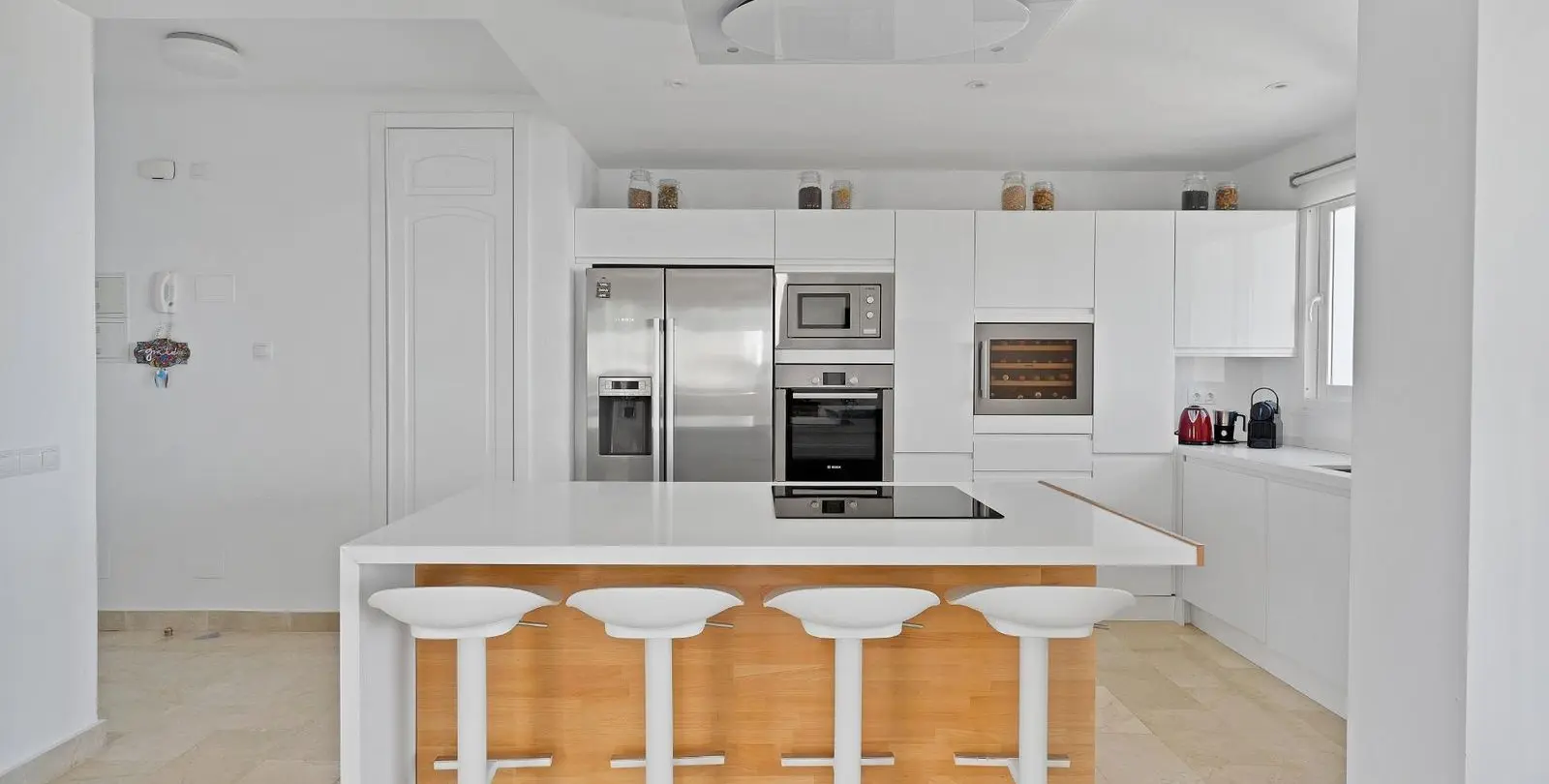 Sale of penthouse in Calahonda 12